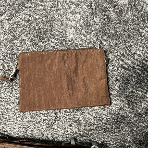 Baggallini Brown Nylon Crossbody. - Picture 5 of 13